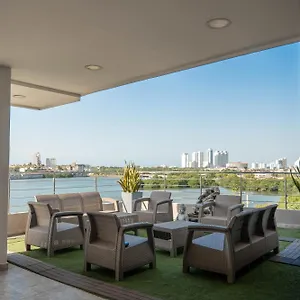 Bahia 79 Apartasuites Cerca Al Centro Apartahotel Cartagena