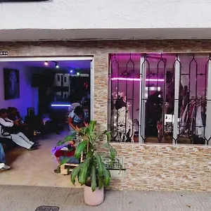 Habitación en casa particular Amaros, Medellín
